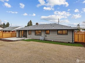 10021 19th Avenue SW, Seattle WA 98146