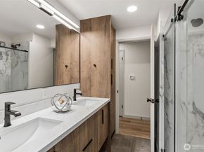 10021 19th Avenue SW, Seattle WA 98146