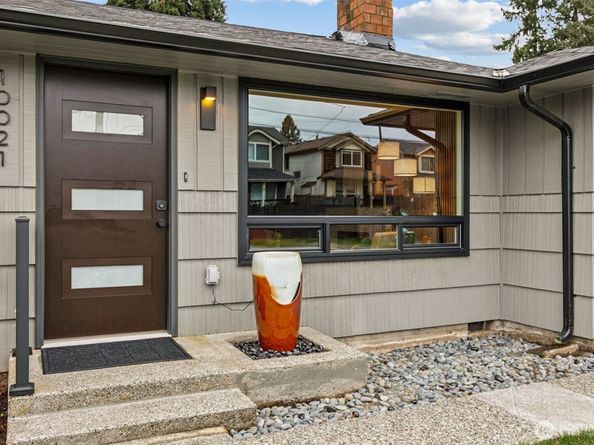 10021 19th Avenue SW, Seattle WA 98146