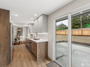 10021 19th Avenue SW, Seattle WA 98146