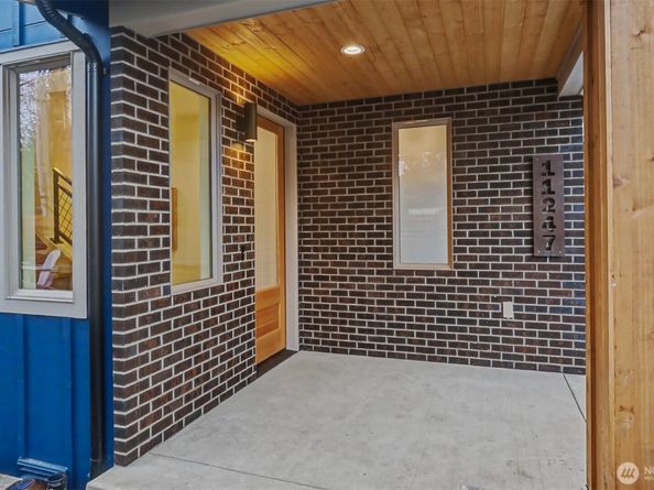 11247 108th Avenue NE, Kirkland WA 98033