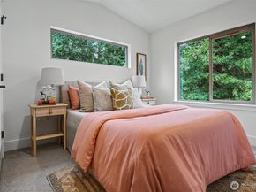 11247 108th Avenue NE, Kirkland WA 98033