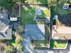 1049 S 112th Street, Seattle WA 98168