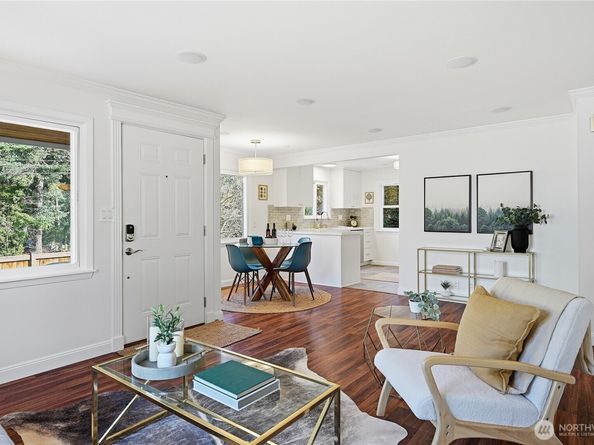 1049 S 112th Street, Seattle WA 98168