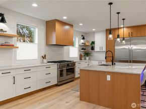 11204 108th Ave NE, Kirkland WA 98033