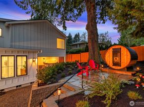 11204 108th Ave NE, Kirkland WA 98033