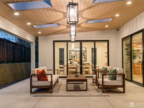 11204 108th Ave NE, Kirkland WA 98033