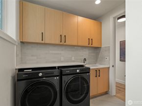 11204 108th Ave NE, Kirkland WA 98033