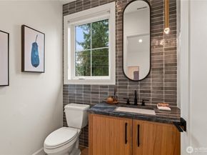 11204 108th Ave NE, Kirkland WA 98033