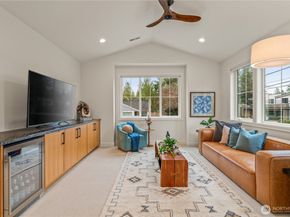 11204 108th Ave NE, Kirkland WA 98033