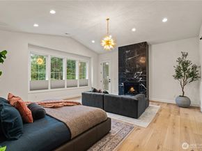 11204 108th Ave NE, Kirkland WA 98033