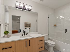 11204 108th Ave NE, Kirkland WA 98033