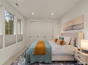 11204 108th Ave NE, Kirkland WA 98033