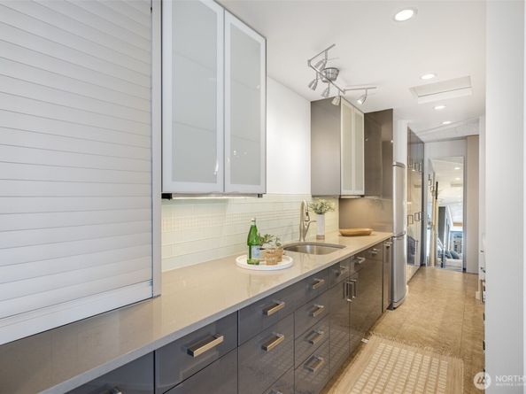 98 Union Street 1210, Seattle WA 98101