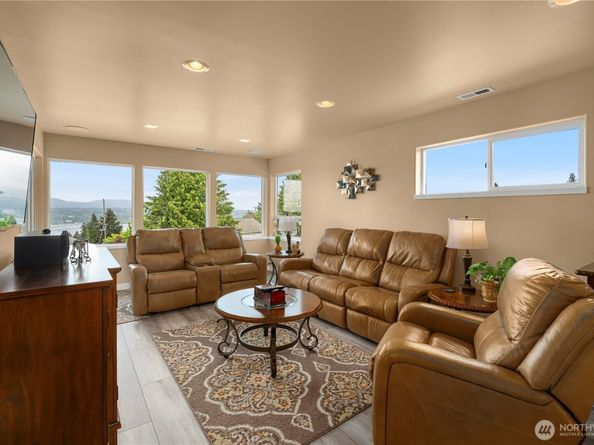 11031 Cornell Avenue S, Seattle WA 98178