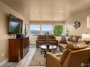 11031 Cornell Avenue S, Seattle WA 98178