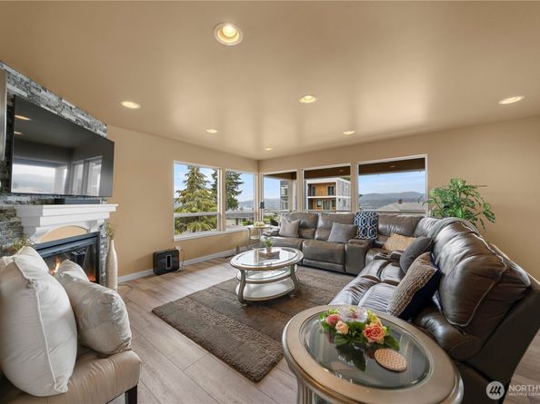 11031 Cornell Avenue S, Seattle WA 98178