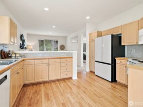 17071 165th Avenue SE, Renton WA 98058