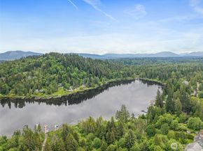 17071 165th Avenue SE, Renton WA 98058