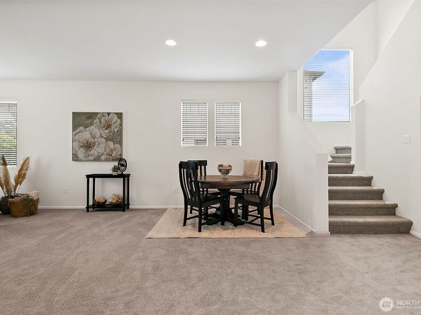 17071 165th Avenue SE, Renton WA 98058