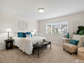 17071 165th Avenue SE, Renton WA 98058