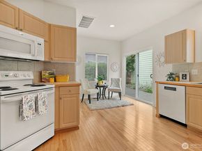 17071 165th Avenue SE, Renton WA 98058
