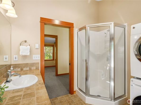 14157 Komedal Road NE, Bainbridge Island WA 98110