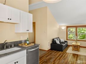 14157 Komedal Road NE, Bainbridge Island WA 98110