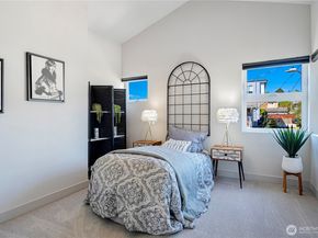 7107 Aurora Avenue N, Seattle WA 98103
