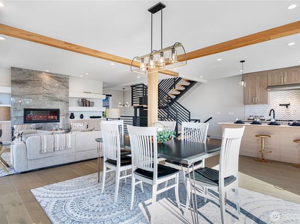 7107 Aurora Avenue N, Seattle WA 98103