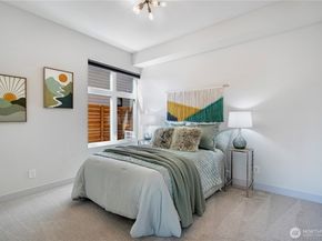 7107 Aurora Avenue N, Seattle WA 98103