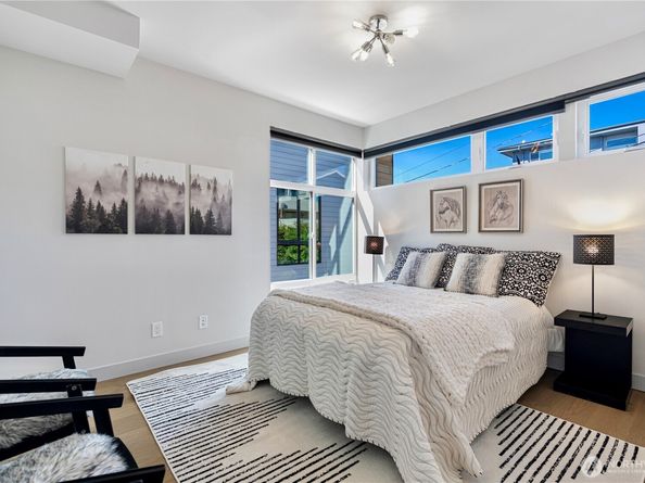 7107 Aurora Avenue N, Seattle WA 98103