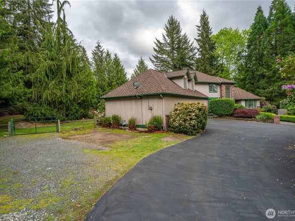 18118 236th Avenue NE, Woodinville WA 98077