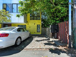 3813 Fremont Lane N, Seattle WA 98103