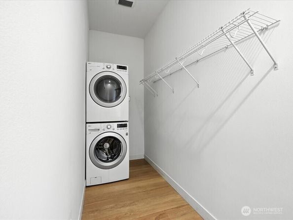3813 Fremont Lane N, Seattle WA 98103