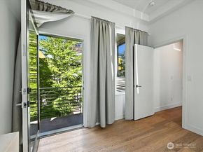 3813 Fremont Lane N, Seattle WA 98103