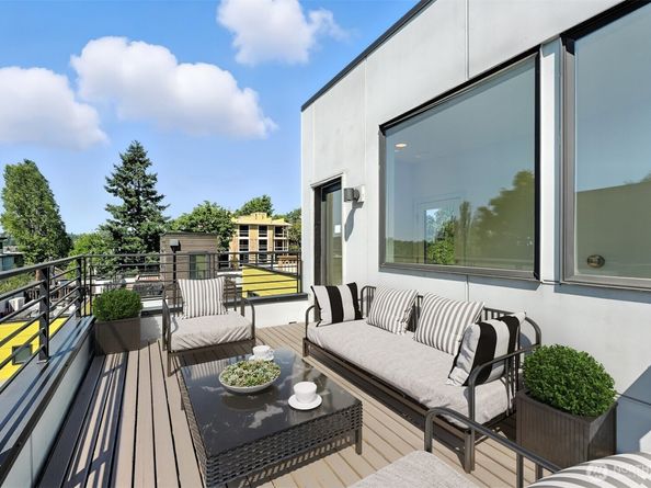 3813 Fremont Lane N, Seattle WA 98103