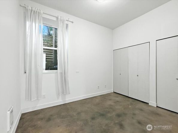 3813 Fremont Lane N, Seattle WA 98103
