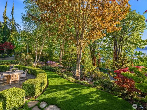 10208 47th Avenue SW, Seattle WA 98146