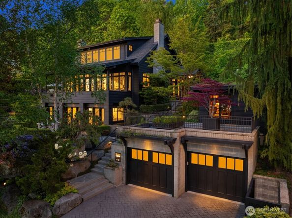 10208 47th Avenue SW, Seattle WA 98146