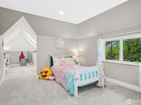 8150 Evergreen Lane, Mercer Island WA 98040