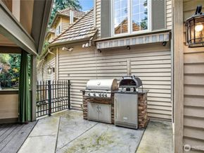 8150 Evergreen Lane, Mercer Island WA 98040