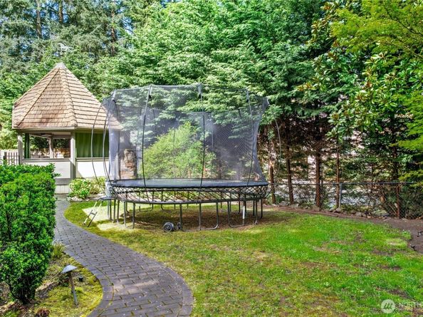8150 Evergreen Lane, Mercer Island WA 98040