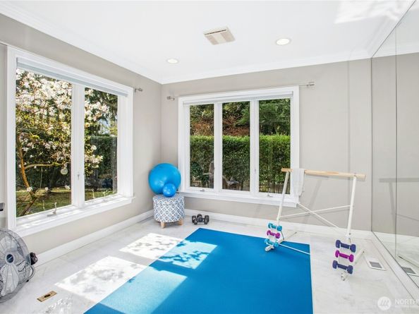8150 Evergreen Lane, Mercer Island WA 98040