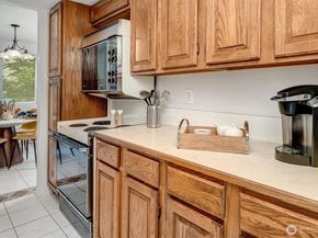 1220 SW 132nd Lane 523, Burien WA 98146
