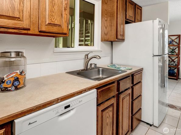 1220 SW 132nd Lane 523, Burien WA 98146