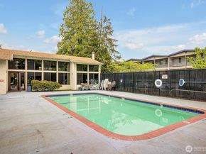 1220 SW 132nd Lane 523, Burien WA 98146