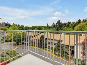 1220 SW 132nd Lane 523, Burien WA 98146
