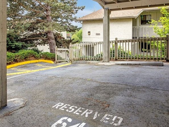 1220 SW 132nd Lane 523, Burien WA 98146