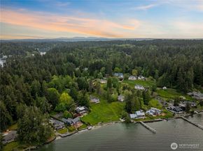 8484 NE County Park Road, Bainbridge Island WA 98110